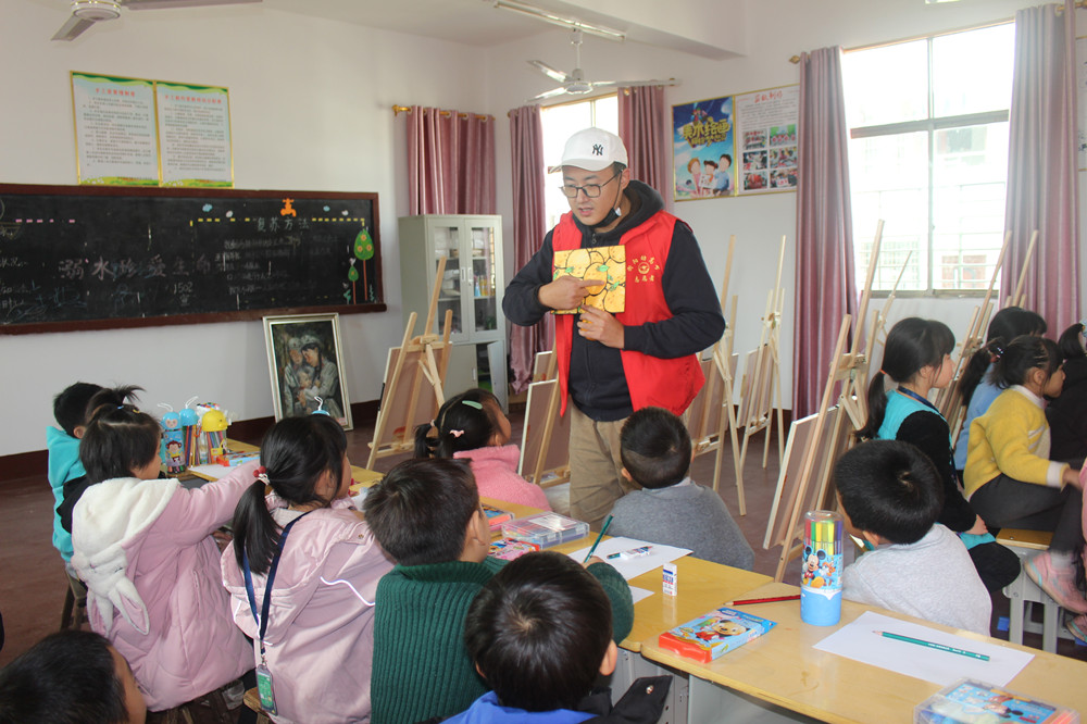 衡陽幼高專附屬藝術(shù)中專開展結(jié)對(duì)幫扶支教活動(dòng)