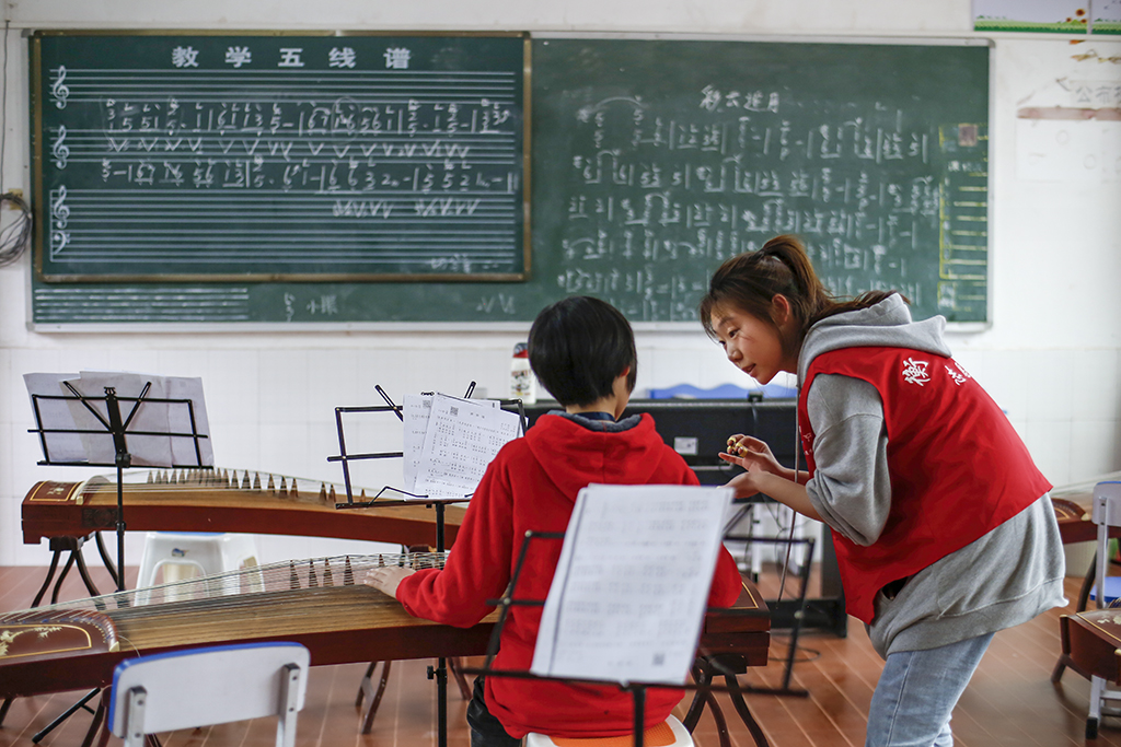 “藝”起成長(zhǎng)，伴你同行 ——衡陽(yáng)幼兒師專志愿者赴衡南縣松江聯(lián)合學(xué)校長(zhǎng)嶺校區(qū)開展支教幫扶活動(dòng)